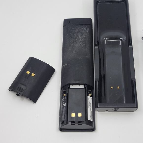 Control4 C4-SRRS Remote Control with docking cradle and charging power supply - Picture 8 of 14